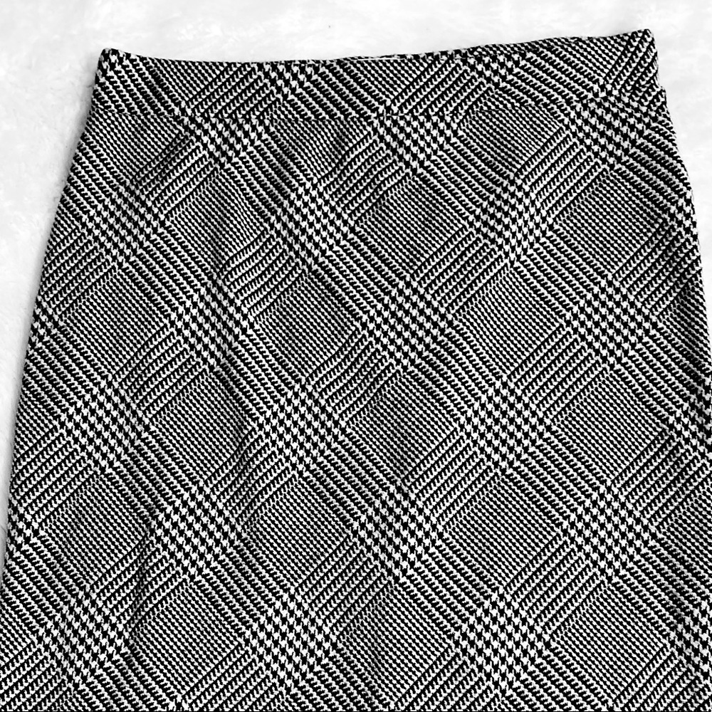 Liz Claiborne Houndstooth knit skirt Petite Large